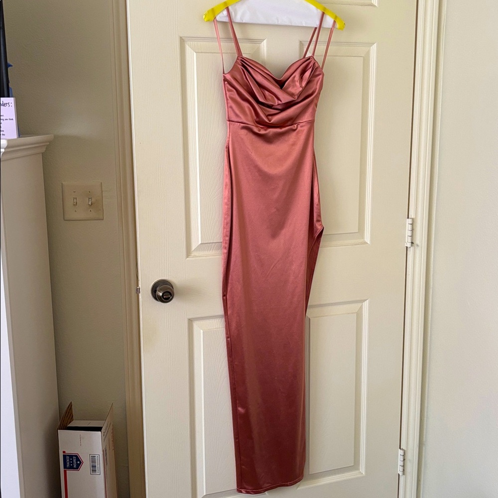 Windsor blush color long formal party / prom dress gorgeous spaghetti straps EUC